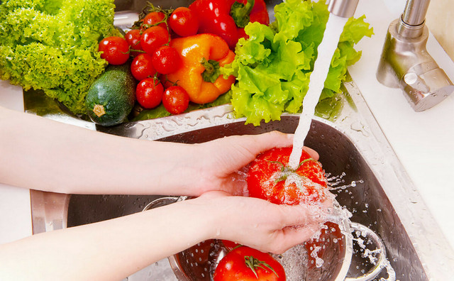 Hướng dẫn cách rửa rau củ, trái cây đúng cách an toàn cho sức khỏe